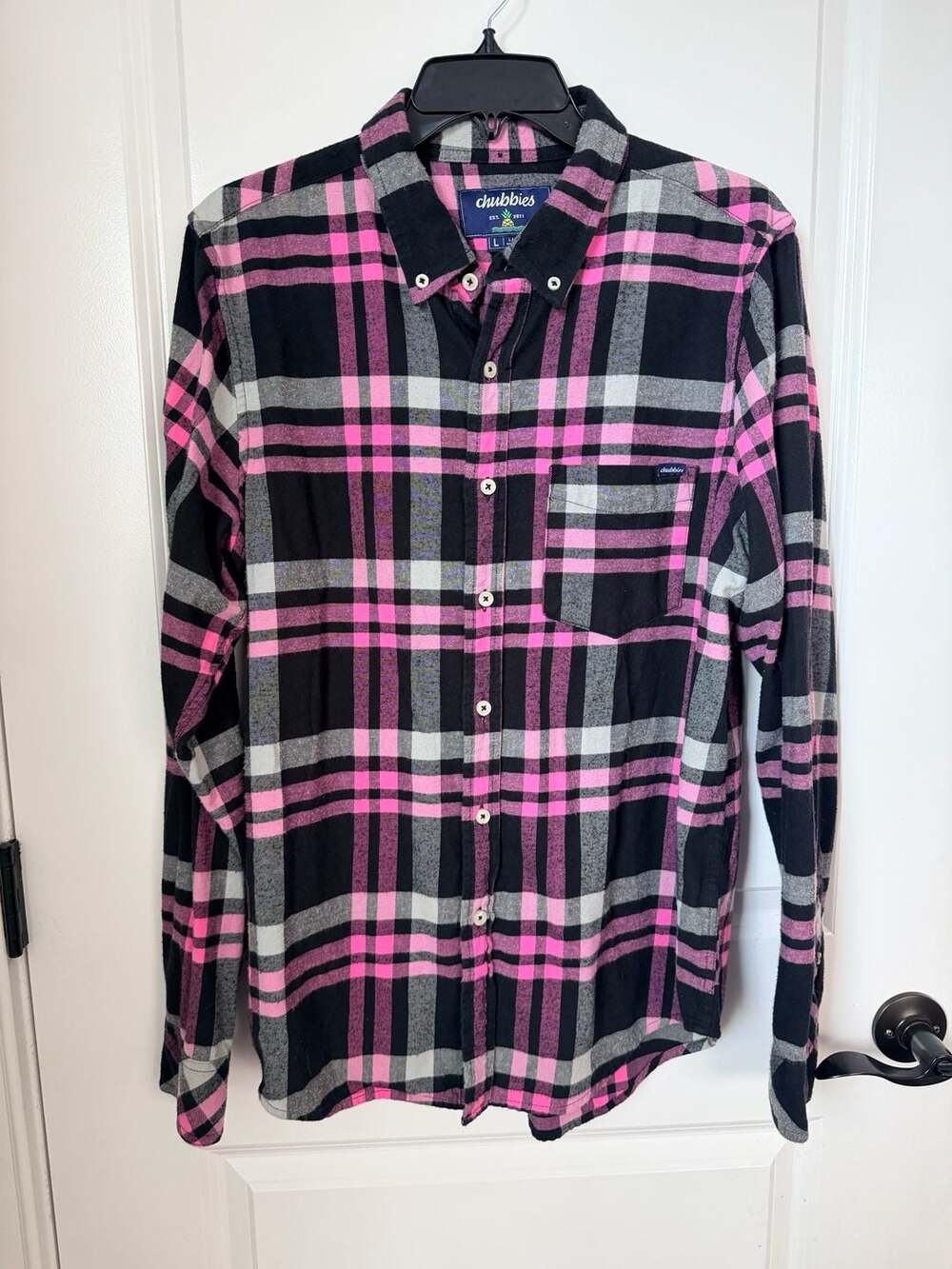 Chubbies Men's Large Regular Fit Pink and Black Plaid Flannel Button Down Shirt